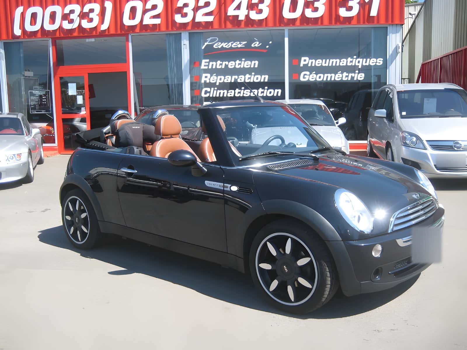 Mini Cooper Cabriolet Sidewalk